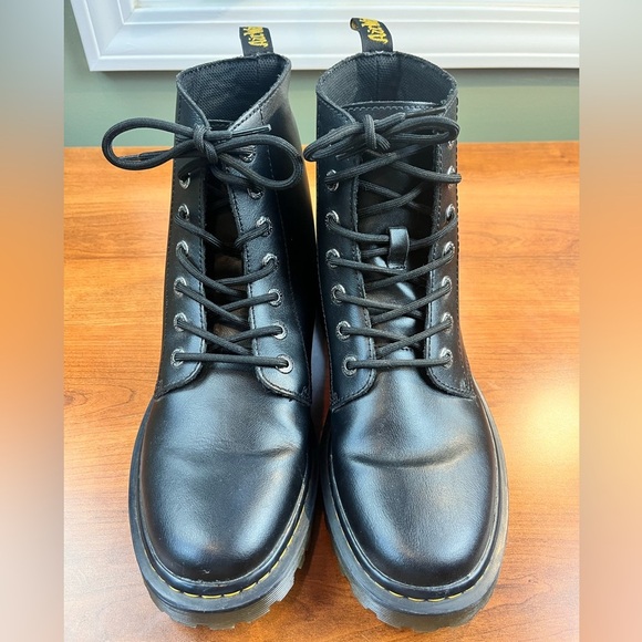 Dr Marten Luana Black Lace Up Sz 10 In excellent condition - Picture 2 of 14